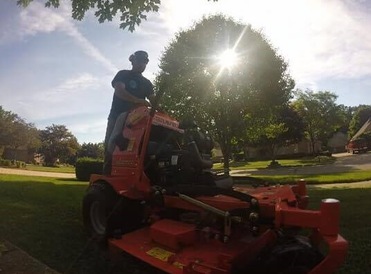 Lawn Mowing service Shelby TWP, Michigan